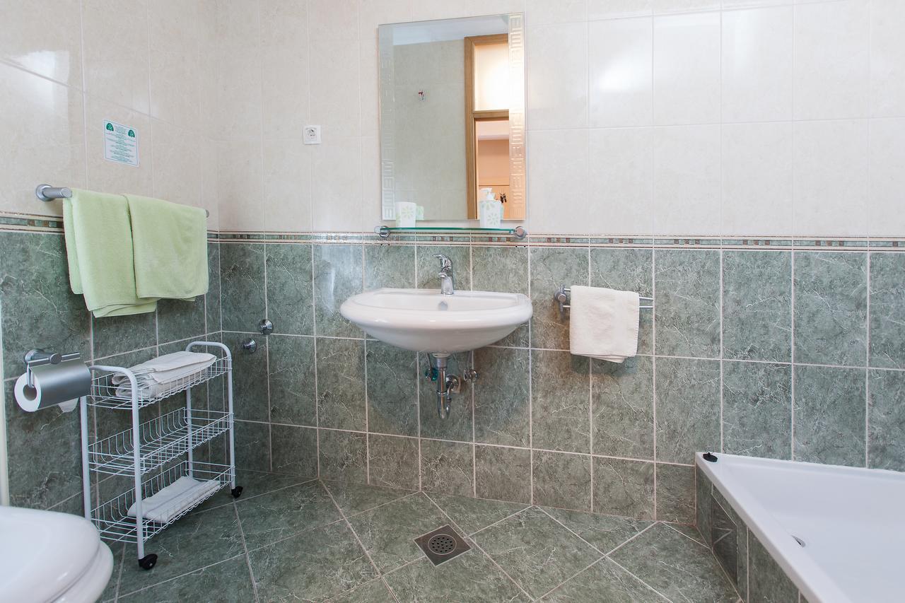 Apartments Vranjes Deluxe Brela Ngoại thất bức ảnh